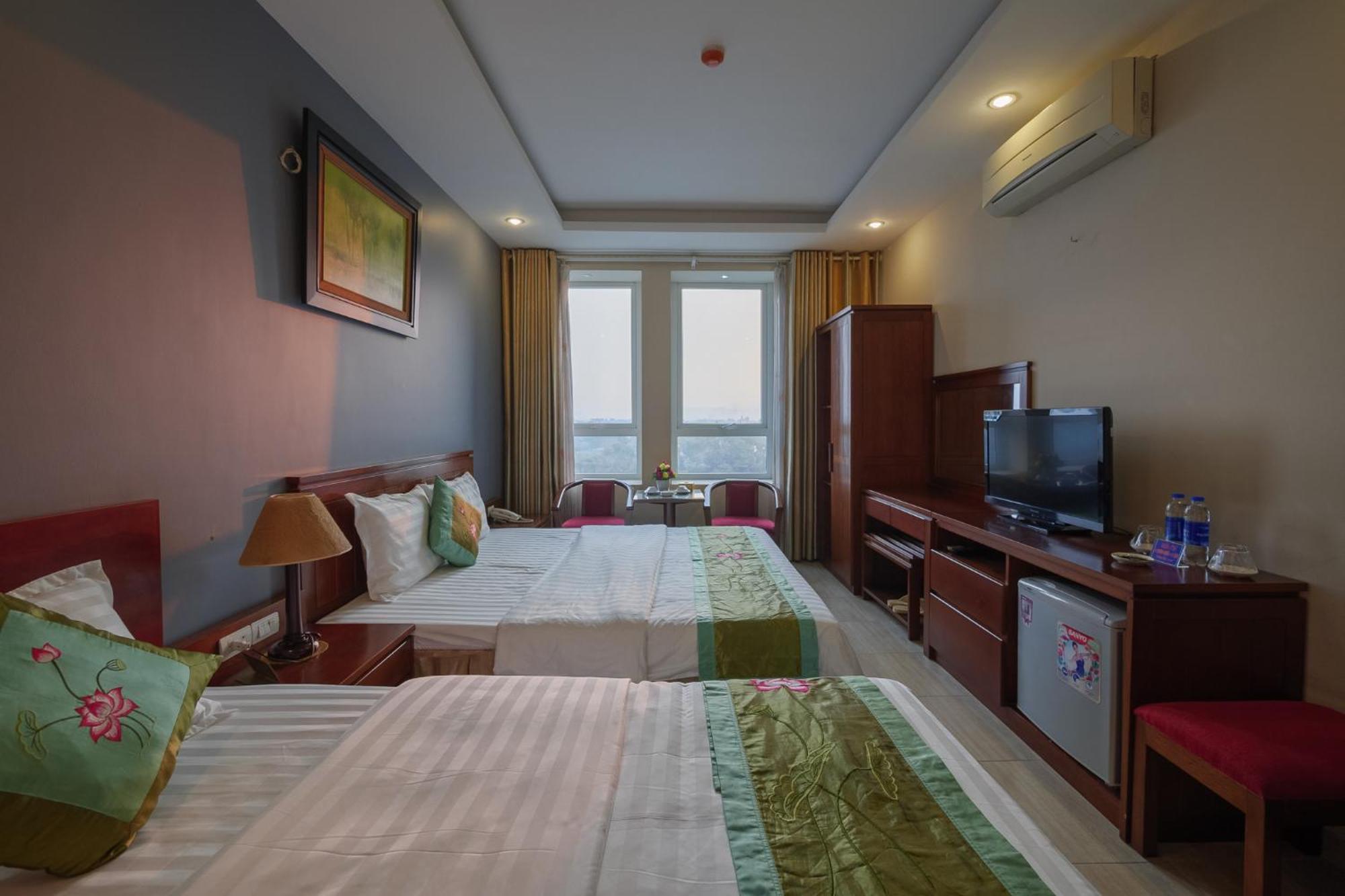 Ngan Ha Hotel Long Bien Hanói Exterior foto